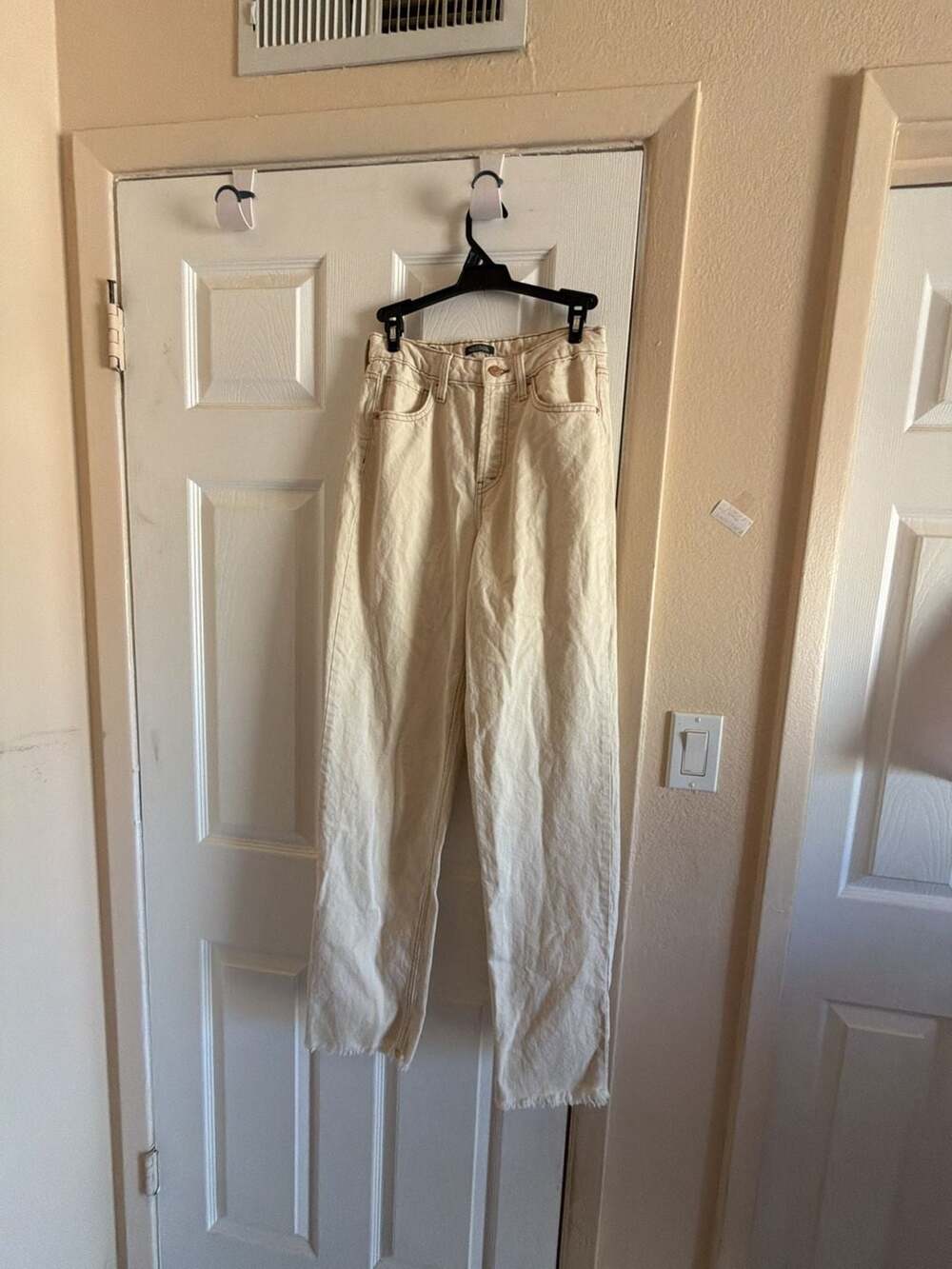 Wild Fable High Rise Jeans Size XS Cream Raw Hem Straight Leg